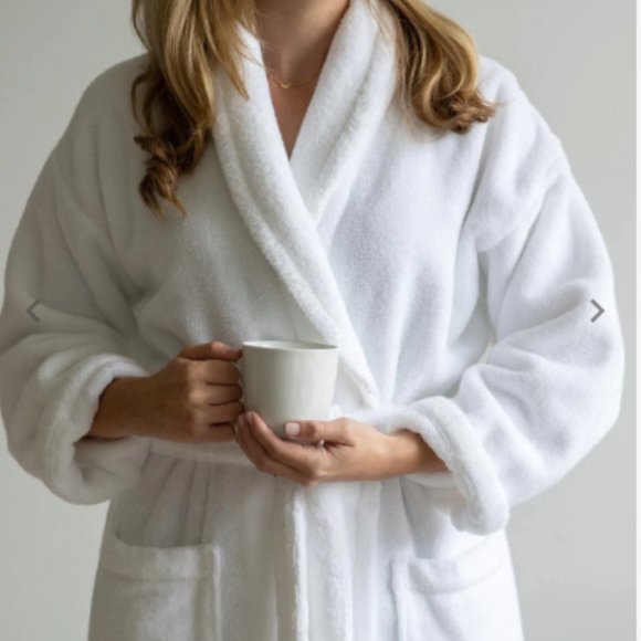 Frette Luxurious Cotton Bath Robe - Picture 1 of 2